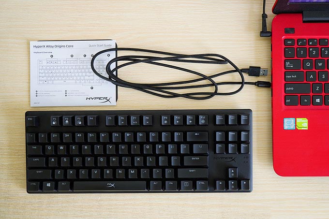 轻质反馈快，光效&ldquo;诚&rdquo;会玩&mdash;&mdash;HyperX阿洛伊起源竞技版红轴键盘