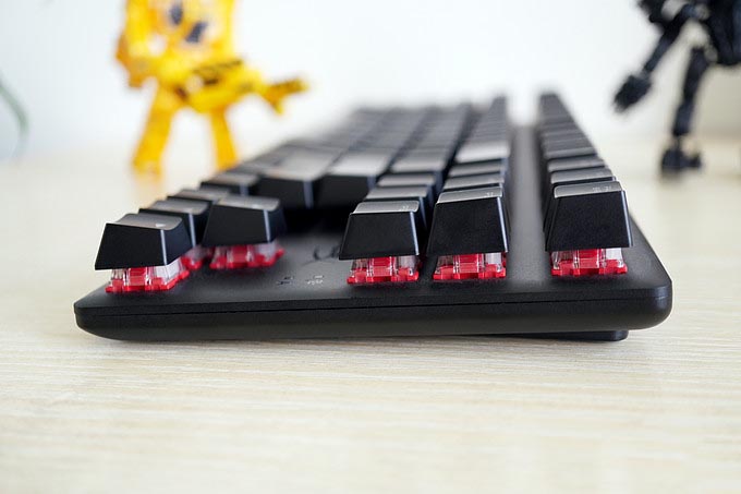 轻质反馈快，光效&ldquo;诚&rdquo;会玩&mdash;&mdash;HyperX阿洛伊起源竞技版红轴键盘