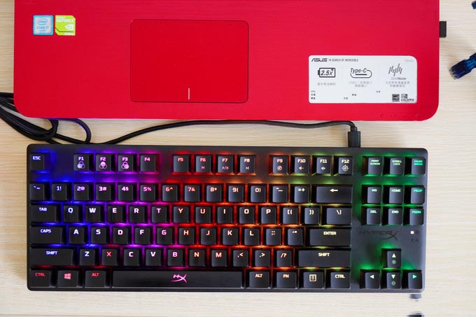 轻质反馈快，光效&ldquo;诚&rdquo;会玩&mdash;&mdash;HyperX阿洛伊起源竞技版红轴键盘