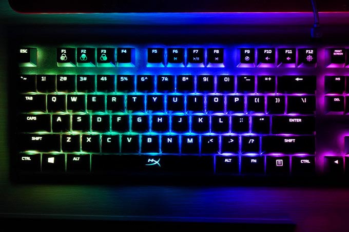 轻质反馈快，光效&ldquo;诚&rdquo;会玩&mdash;&mdash;HyperX阿洛伊起源竞技版红轴键盘