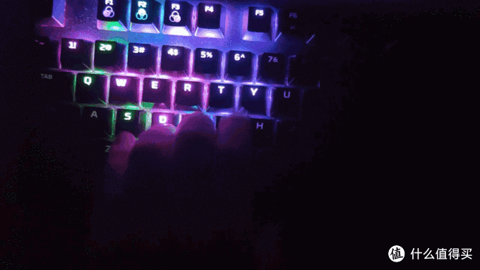 轻质反馈快，光效&ldquo;诚&rdquo;会玩&mdash;&mdash;HyperX阿洛伊起源竞技版红轴键盘