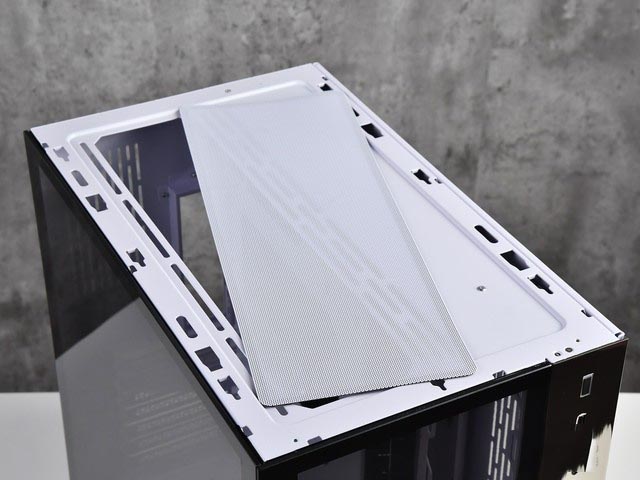 激光电镀特效加成 影驰名人堂包豪斯机箱评测