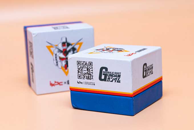 高达,屹立在电脑桌上,IKBC RX-78-2配色机械键盘