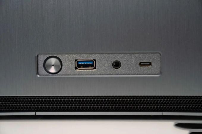 乔思伯V8 ITX机箱图赏:独特的抽拉式结构,冷峻又简洁的外观