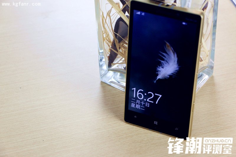 诺基亚Lumia 930金色版开箱高清图赏
