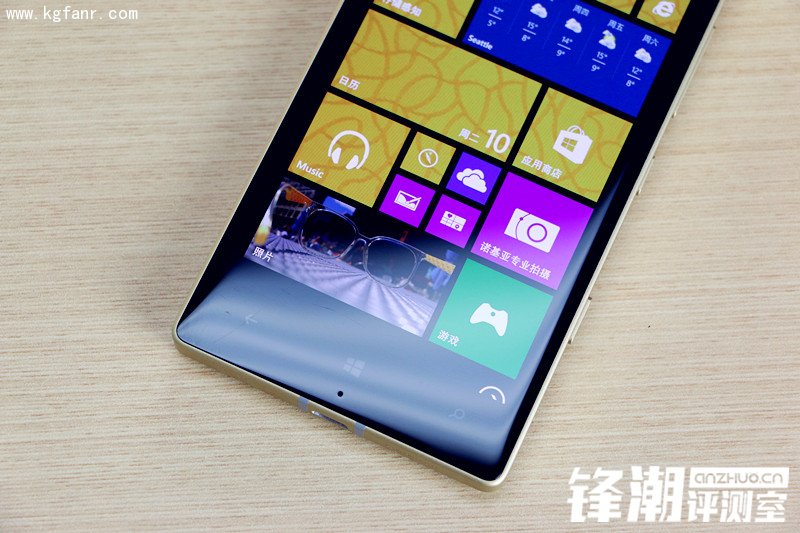 诺基亚Lumia 930金色版开箱高清图赏