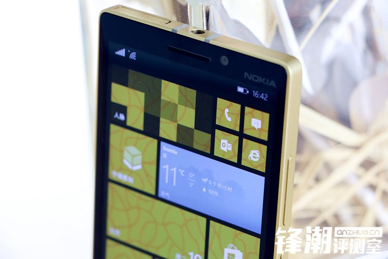 诺基亚Lumia 930金色版开箱高清图赏