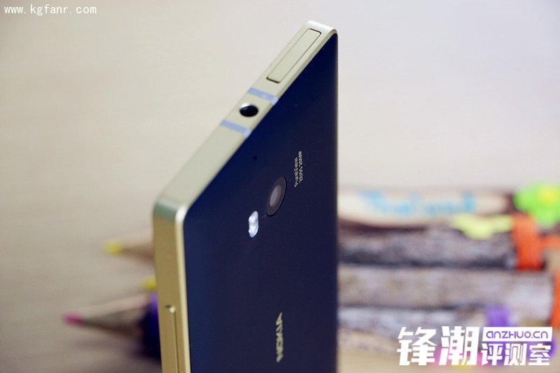 诺基亚Lumia 930金色版开箱高清图赏