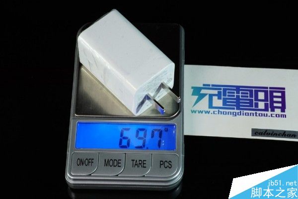 OPPO闪充惊险山寨版 怎么分辨正品OPPO充电器?