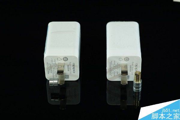 OPPO闪充惊险山寨版 怎么分辨正品OPPO充电器?