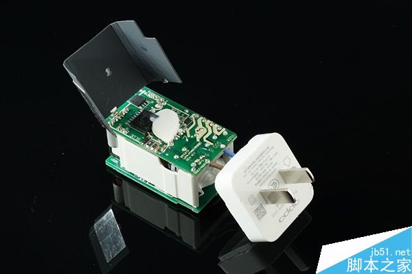 OPPO闪充惊险山寨版 怎么分辨正品OPPO充电器?