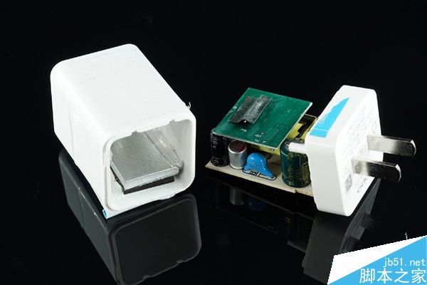 OPPO闪充惊险山寨版 怎么分辨正品OPPO充电器?