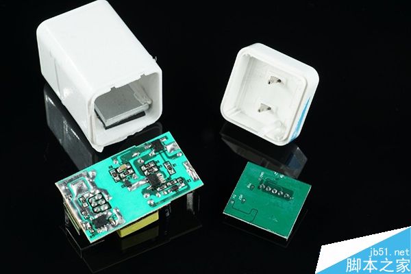 OPPO闪充惊险山寨版 怎么分辨正品OPPO充电器?