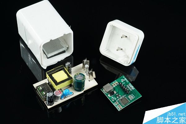 OPPO闪充惊险山寨版 怎么分辨正品OPPO充电器?