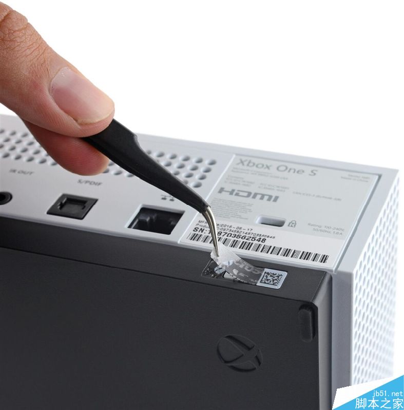 Xbox One S彻底拆解:硬盘设计无语