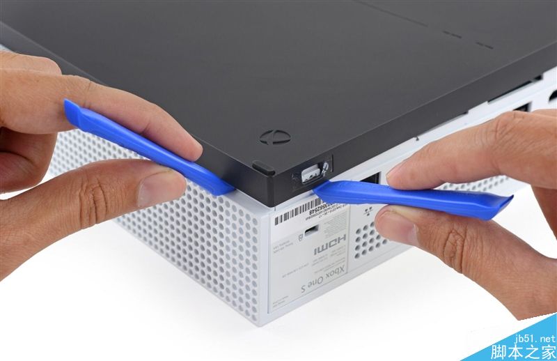 Xbox One S彻底拆解:硬盘设计无语