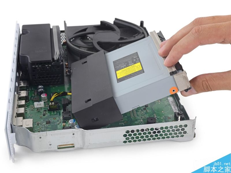 Xbox One S彻底拆解:硬盘设计无语