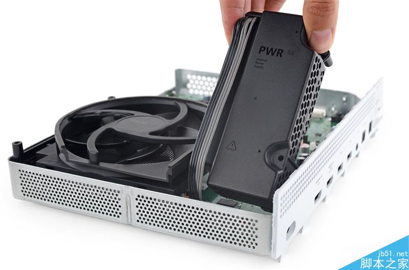 Xbox One S彻底拆解:硬盘设计无语