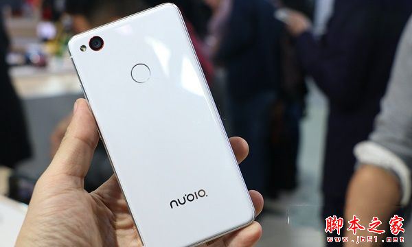 努比亚Z11 miniS和mini哪个更值得买？nubia Z11 miniS和mini区别对比详细评测图解