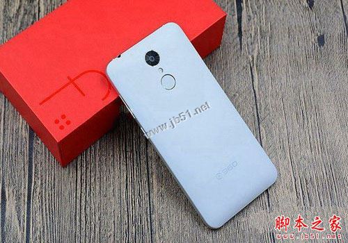 360手机N4A和F4哪个值得买 360N4A和360F4全面区别对比深度评测图解