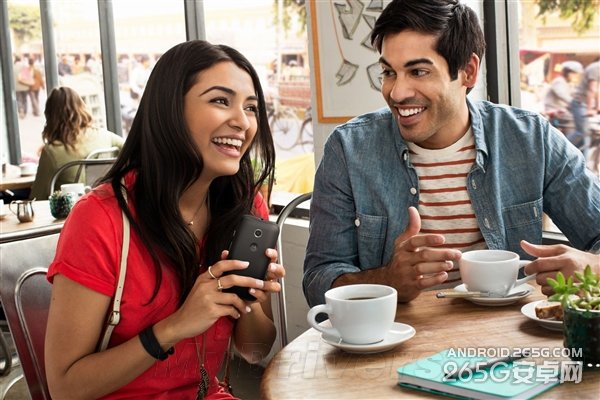 摩托发布安卓5.0新机：售价PK米/魅族