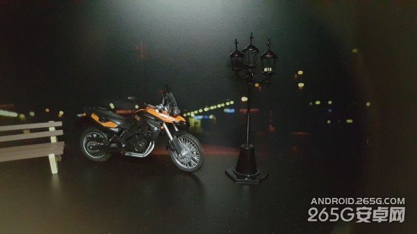 三星S6 Edge和iPhone6夜间拍照对比 更胜一筹