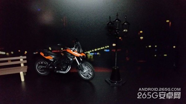 三星S6 Edge和iPhone6夜间拍照对比 更胜一筹