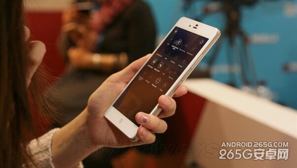 双玻璃!nubia新旗舰真机完全曝光:配置给力