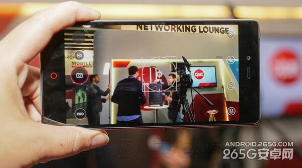 双玻璃!nubia新旗舰真机完全曝光:配置给力