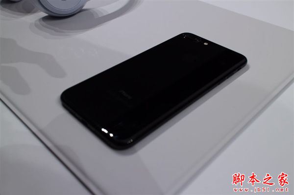 iphone7亮光黑好看吗 苹果iphone7/7plus亮光黑有32G的吗？