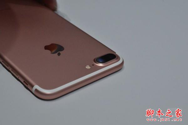 iPhone 7评测：外表中规中矩 流畅体验加里程碑式双摄 安卓阵营谁与之能一战？
