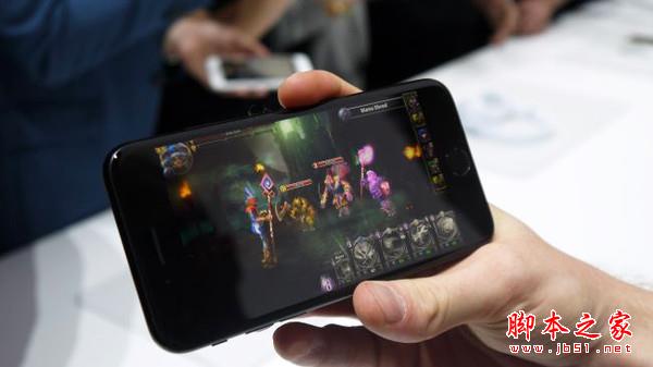 iPhone 7评测：外表中规中矩 流畅体验加里程碑式双摄 安卓阵营谁与之能一战？