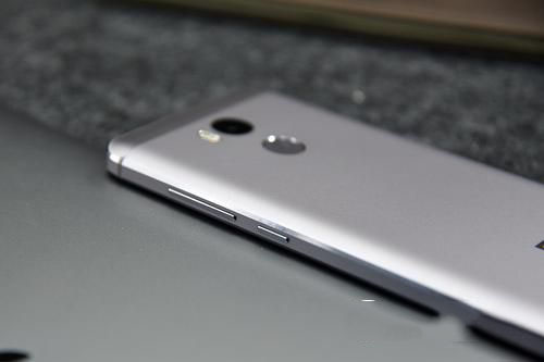 红米4外观评测 金属机身