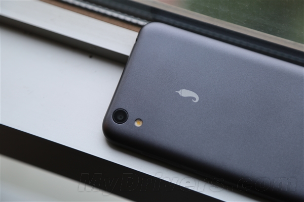 399元联通手机真机曝光：哎呦 不错哦