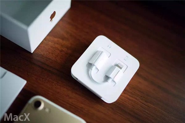 iPhone7与iphone7 Plus真机开箱图集了