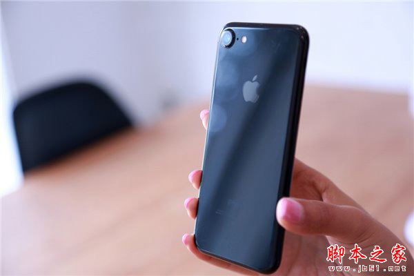 iPhone7和7Plus哪个性价比高？iPhone7和7Plus哪个更值得买