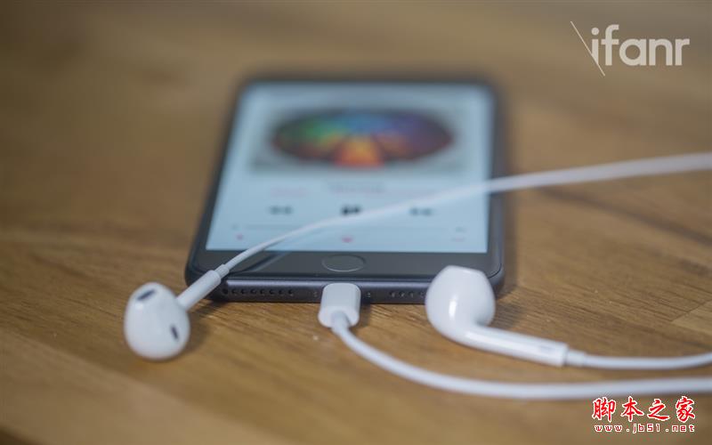 iPhone 7/7 Plus详细评测：买不买看完就知道