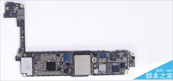 苹果A10处理器拆解：更小 更薄！