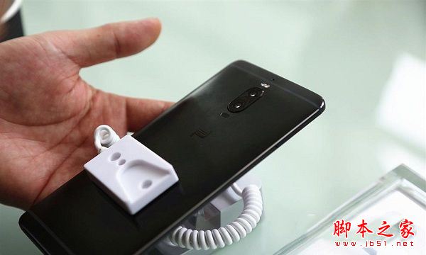华为Mate9保时捷版和华为mate8买哪个好？华为Mate9保时捷版和华为mate8区别对比评测