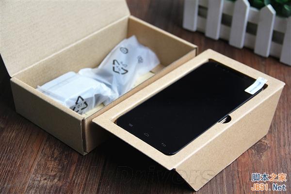 香槟金/双卡电信4G TCL么么哒手机图赏