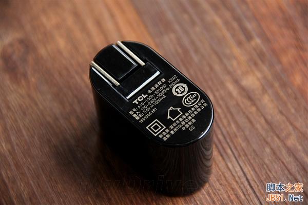 香槟金/双卡电信4G TCL么么哒手机图赏