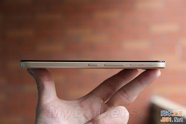 香槟金/双卡电信4G TCL么么哒手机图赏