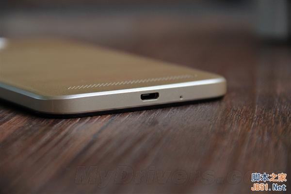 香槟金/双卡电信4G TCL么么哒手机图赏