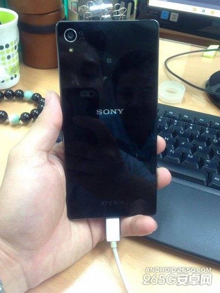 索尼Xperia Z4再曝真机谍照 或将五月发布