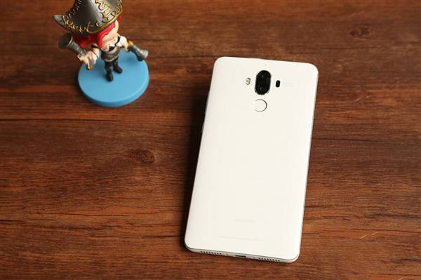 华为Mate9陶瓷白版好看吗？华为Mate9陶瓷白真机开箱图片