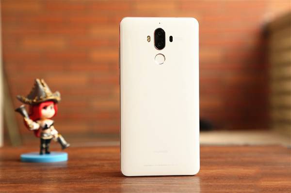 华为Mate9陶瓷白版好看吗？华为Mate9陶瓷白真机开箱图片
