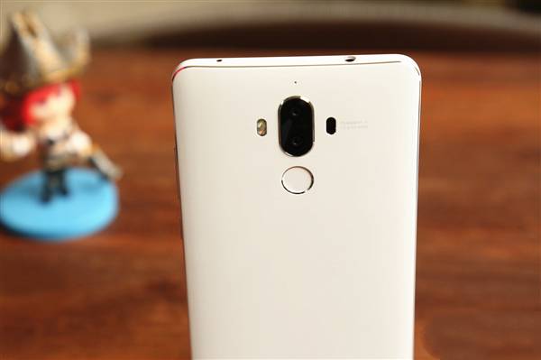 华为Mate9陶瓷白版好看吗？华为Mate9陶瓷白真机开箱图片
