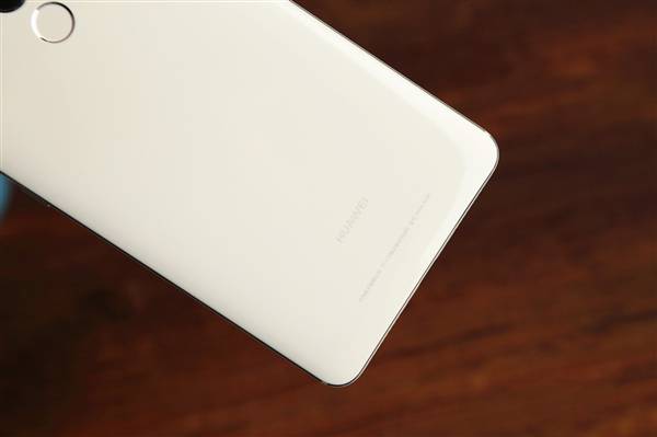 华为Mate9陶瓷白版好看吗？华为Mate9陶瓷白真机开箱图片
