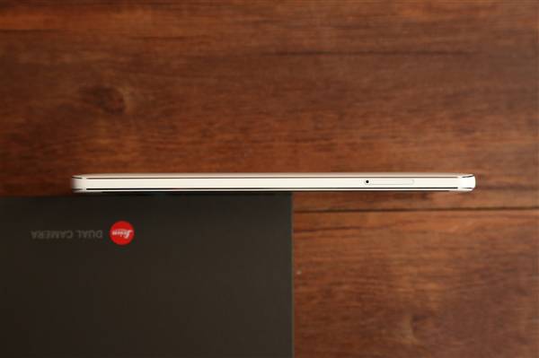 华为Mate9陶瓷白版好看吗？华为Mate9陶瓷白真机开箱图片