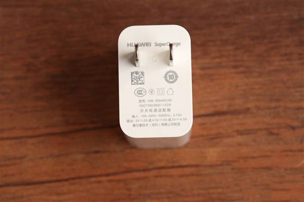 华为Mate9陶瓷白版好看吗？华为Mate9陶瓷白真机开箱图片